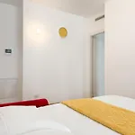 Artstay - New Exclusive Apt Near Metro M4 Apartment