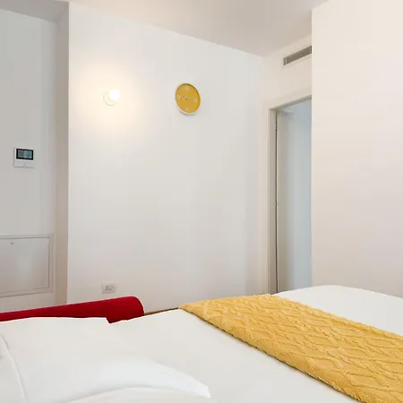 Artstay - New Exclusive Apt Near Metro M4 Apartment