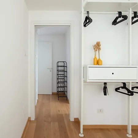 Apartment Artstay - New Exclusive Apt Near Metro M4 Mailand